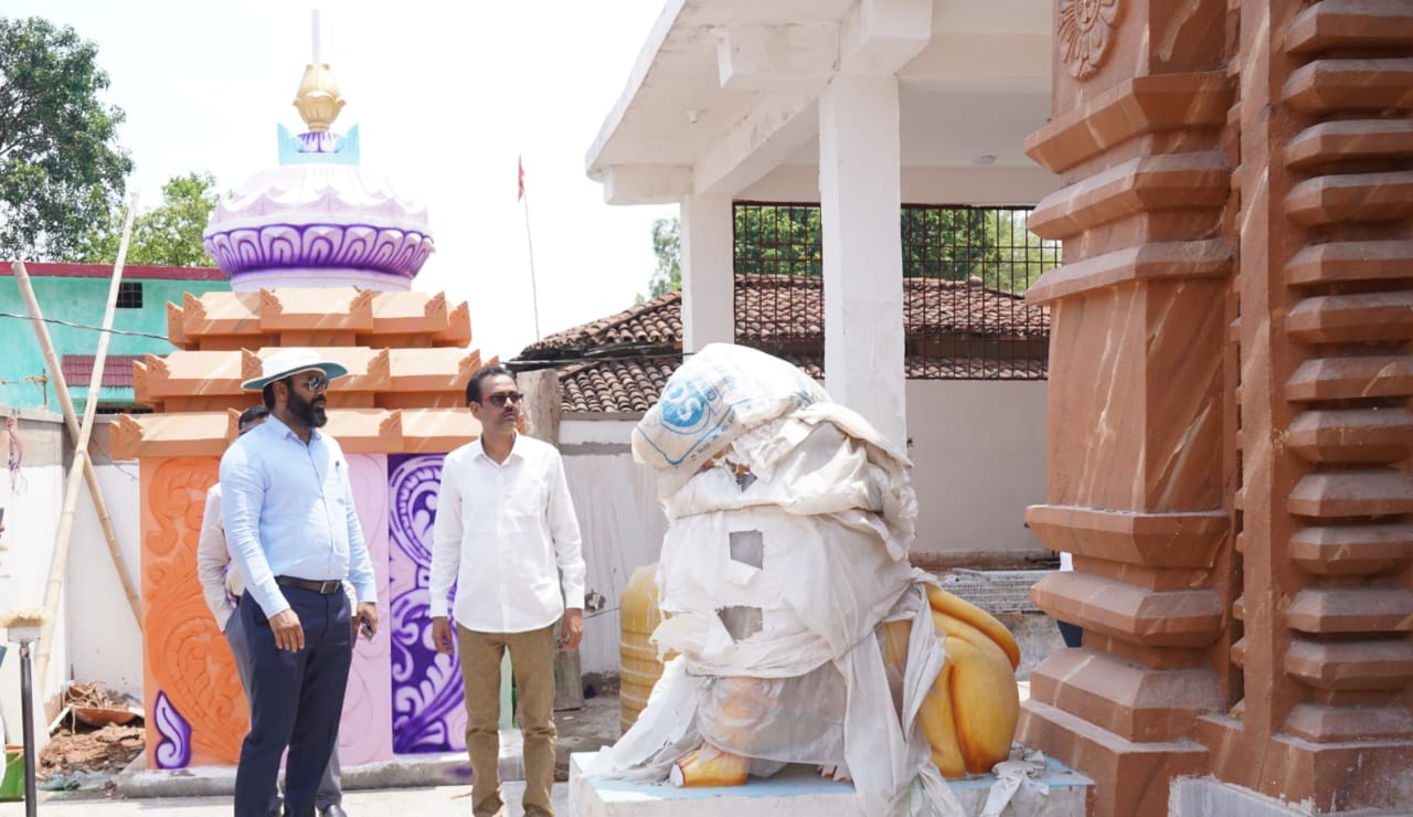 कलेक्टर- एसएसपी ने दोकड़ा जगन्नाथ मंदिर के निर्माण कार्य का अवलोकन किया,मुख्यमंत्री के संभावित दौरा को देखते हुए तैयारी का लिया जायजा 1 IMG 20250516 WA0035