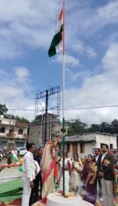 कुनकुरी खेल मैदान में ऐसे मनाया गया स्वतंत्रता दिवस,मुख्यमंत्री का संदेश पढ़ा गया, प्रभात फेरी और सांस्कृतिक कार्यक्रम ने मोहा मन 2 IMG 20250816 171620
