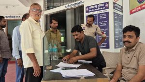 कानफाड़ू प्रेशर हॉर्न पर कुनकुरी पुलिस की सख्त कार्रवाई — शमीम बस के ड्राइवर पर ₹2500 का चालान,ड्राइविंग लाइसेंस निरस्त करने की प्रक्रिया शुरू 2 IMG 20251025 WA0005