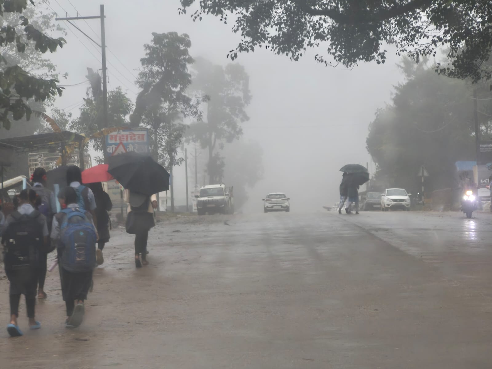 मोंथा चक्रवात का असर अब भी जारी, मौसम विभाग ने फिर दी चेतावनी – कई जिलों में बारिश और वज्रपात का अलर्ट,जशपुर से आई तस्वीरें देखिए 1 IMG 20251031 WA0015