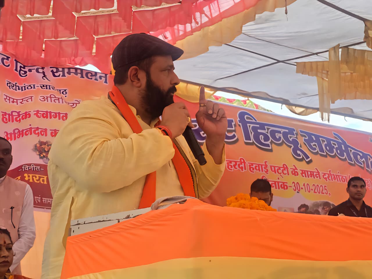 माँ समलेश्वरी के आशीर्वाद से प्रबल प्रताप सिंह जूदेव ने 140 लोगों को कराई घर वापसी,कार्तिक उरांव को किया नमन 1 IMG 20251031 WA0032 1