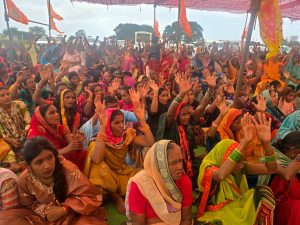 माँ समलेश्वरी के आशीर्वाद से प्रबल प्रताप सिंह जूदेव ने 140 लोगों को कराई घर वापसी,कार्तिक उरांव को किया नमन 2 IMG 20251031 WA0038