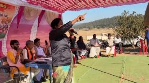 *जशपुर में तानाशाह अफसरशाही एवं भ्रष्टाचार को लेकर सड़क पर उतरे हजारों ग्रामीण, तहसीलदार हटाओ, सन्ना बचाओ के लगे नारे। खुड़िया क्षेत्र में सांकेतिक धरना प्रदर्शन एवं जनसंवाद कार्यक्रम हुआ सम्पन्न,नेताओं के साथ आम जनमानस ने सरकार को बदनाम करने का अफसरों पर लगाए कई गम्भीर आरोप* देखिए पूरी खबर 6 VID 20260207 WA00151